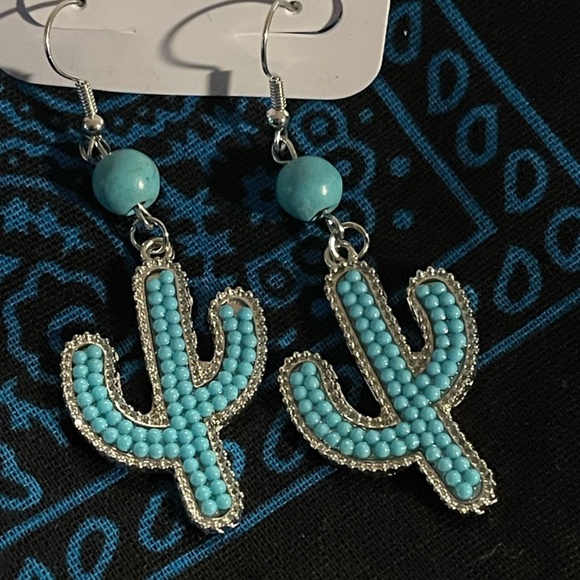 “MYSTERY GOODIE BAG” HALLOWEEN TRINKETS - Picture 3 of 16